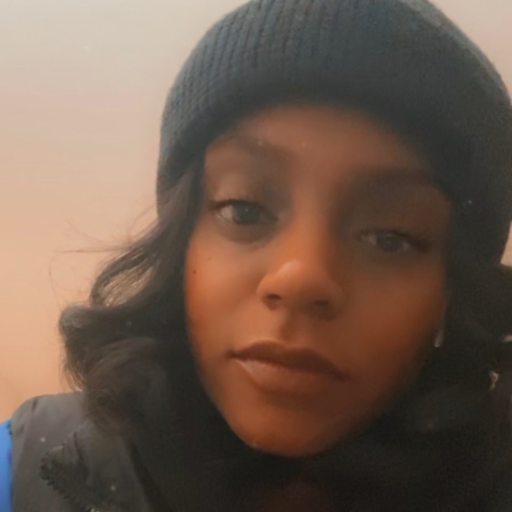 Meet your Posher, Aja